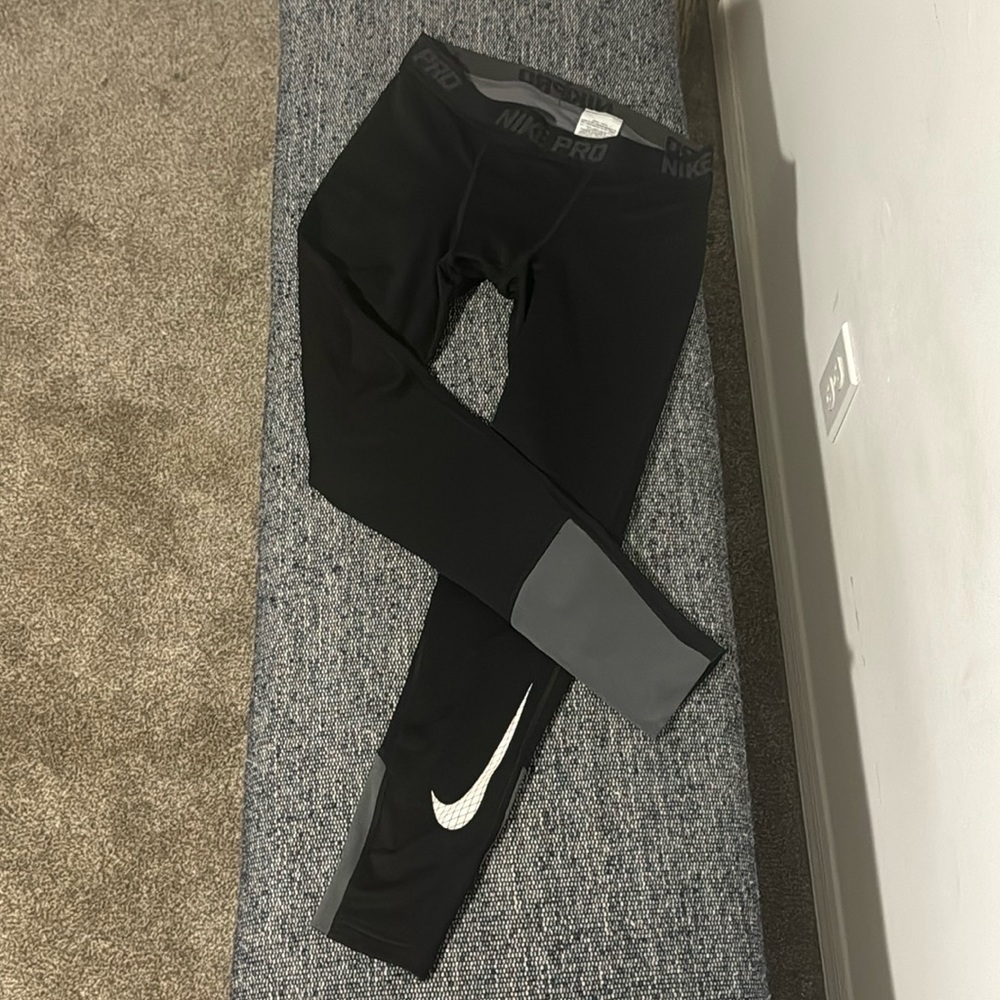 Nike pro dry-fit boys XL